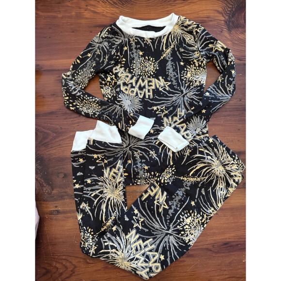 Burt's Bees Other - Burt's Bees Kids New Years Pj Set Sz 5T